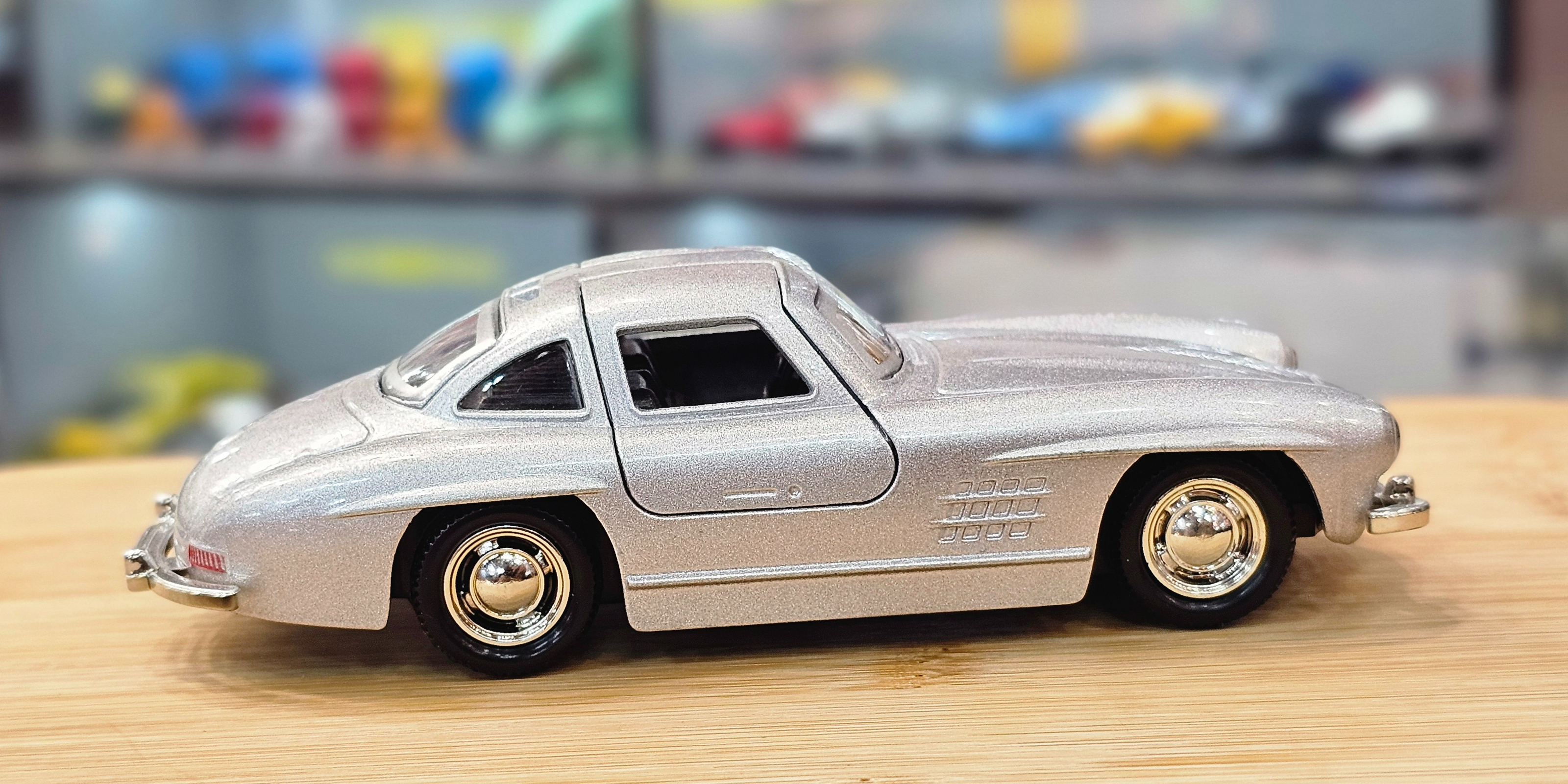 ماکت ماشین بنز sl 300 مقیاس 1.43