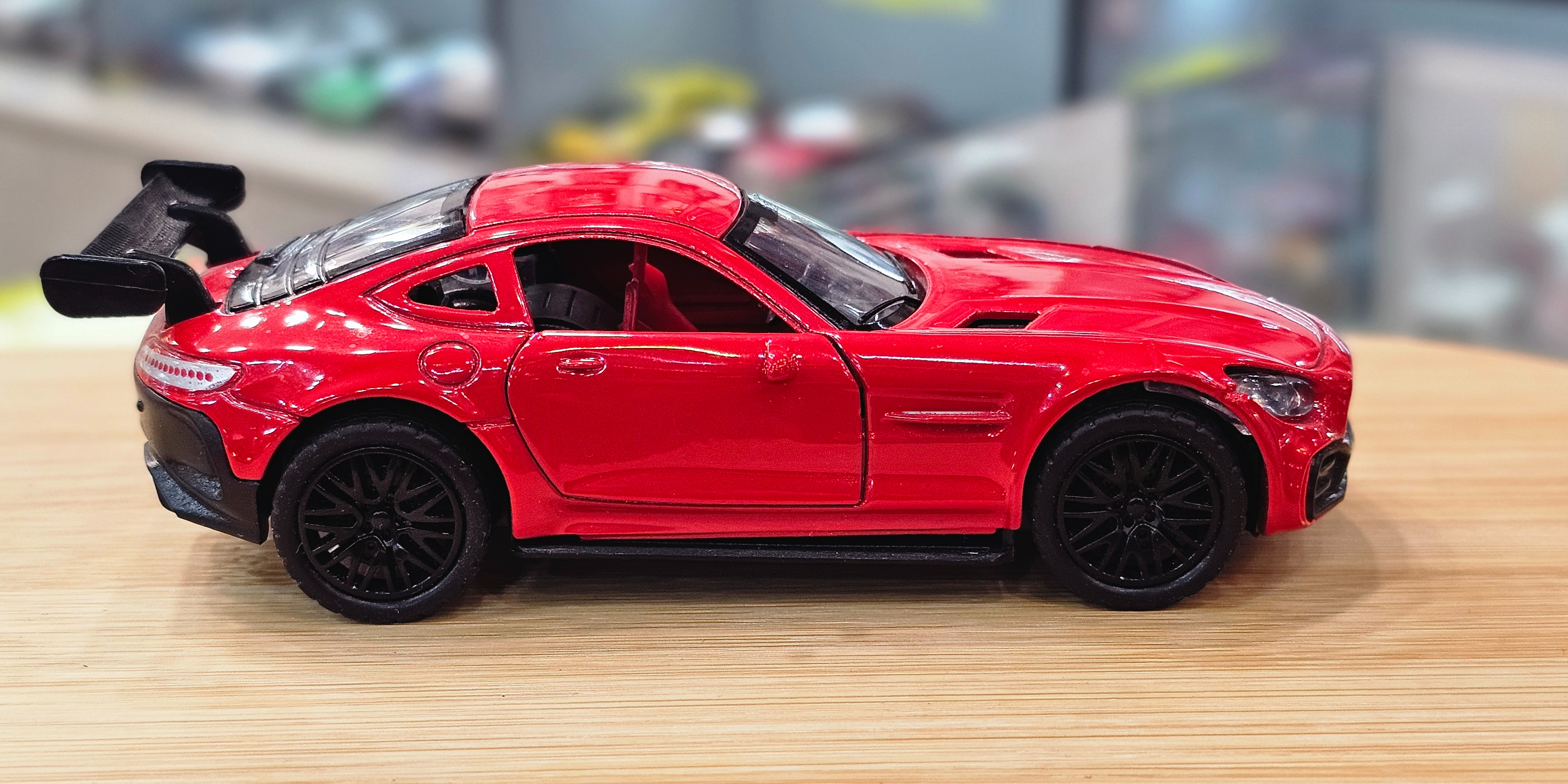 ماکت ماشین فلزی بنز AMG مقیاس 1.43