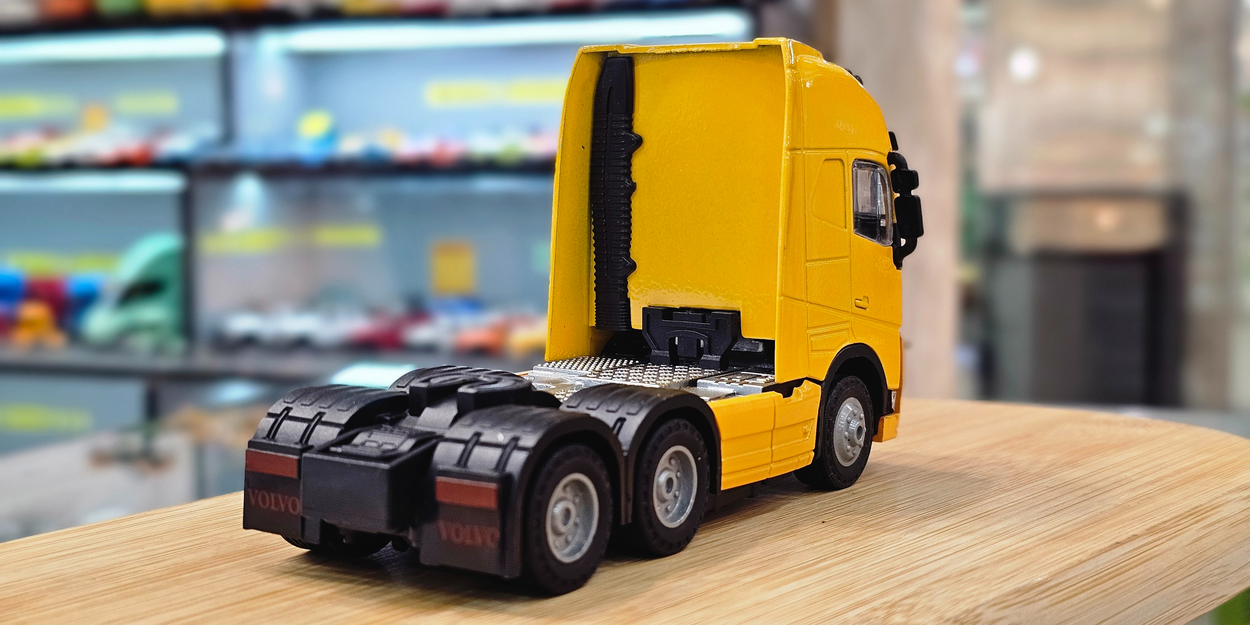 تریلی دو محور ولوو VOLVO