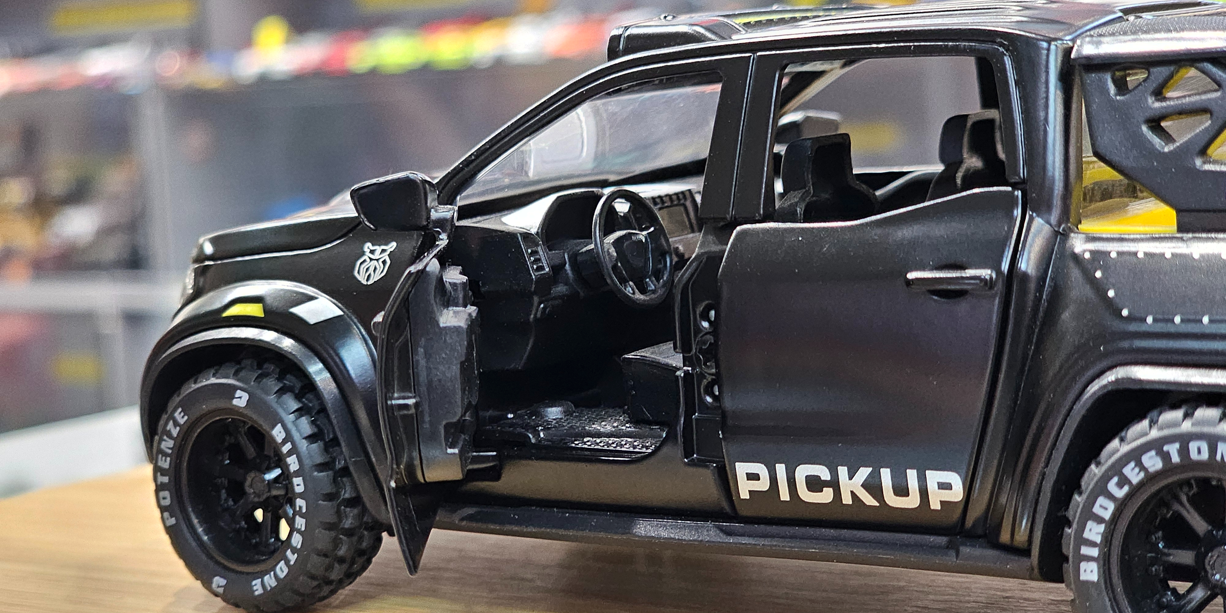 بنز پیکاپ pickup design